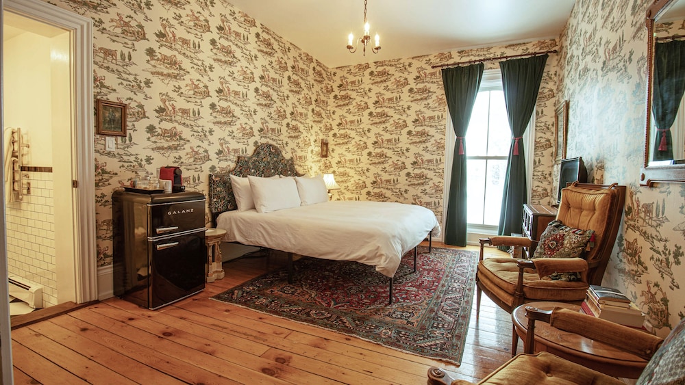 Grand Room, 1 King Bed, Non Smoking