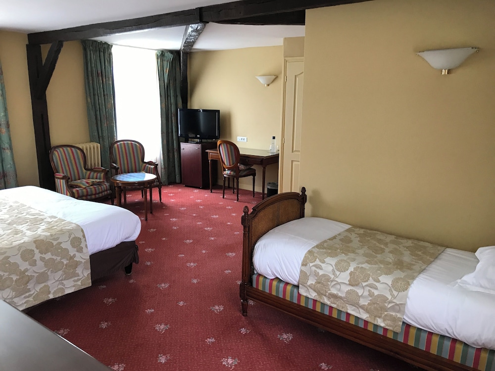 Castle Suite photo 3