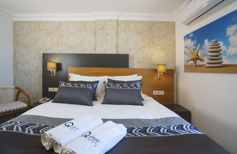 Superior Room, Sea View thumbnail 5