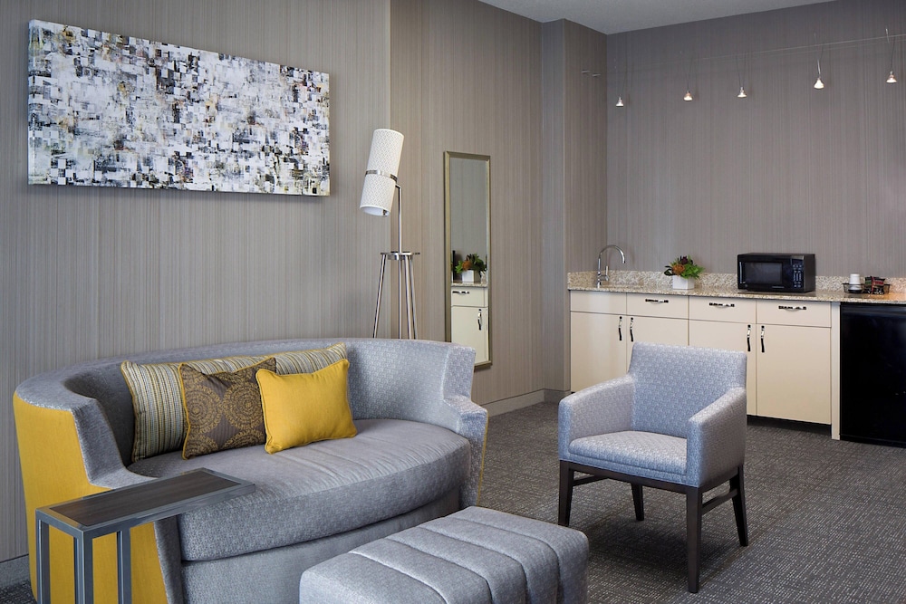 Executive Suite, 1 Bedroom - Photo 3