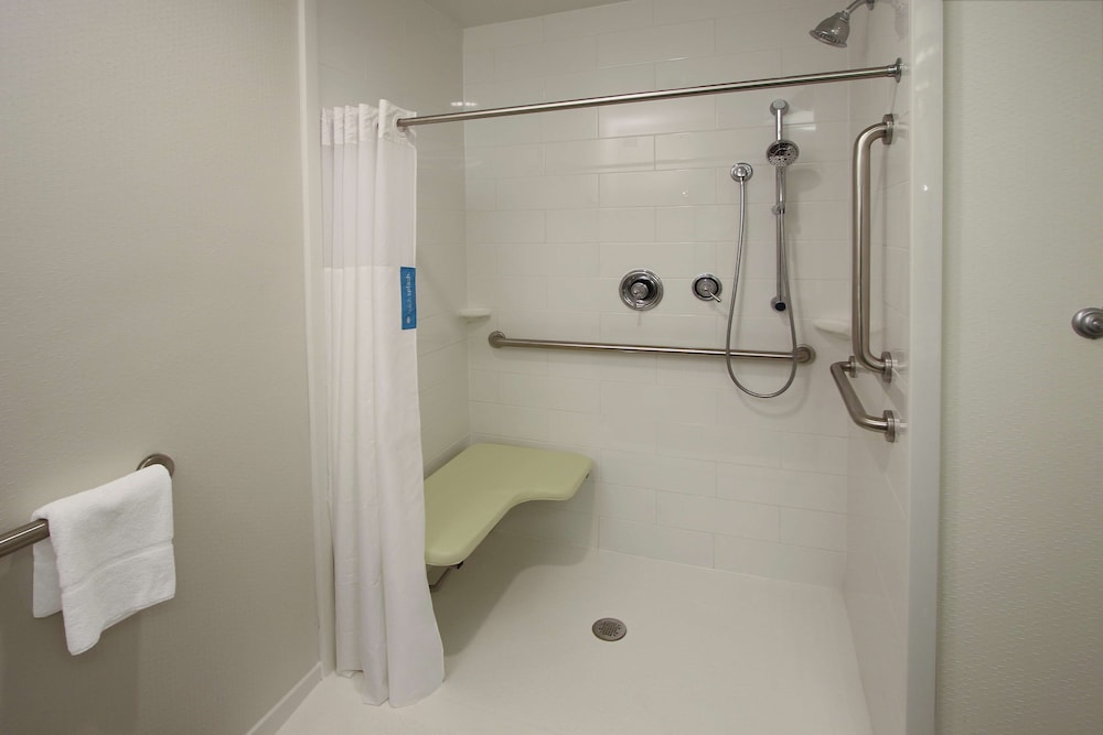 Suite, 1 King Bed, Accessible, Non Smoking - Photo 7