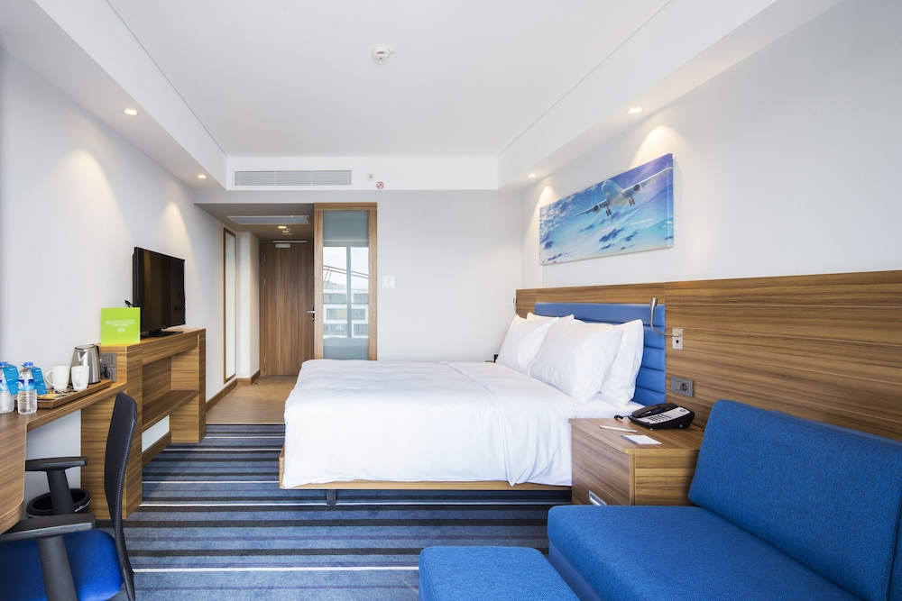 Room, 1 Queen Bed with Sofa bed, Non Smoking, City View