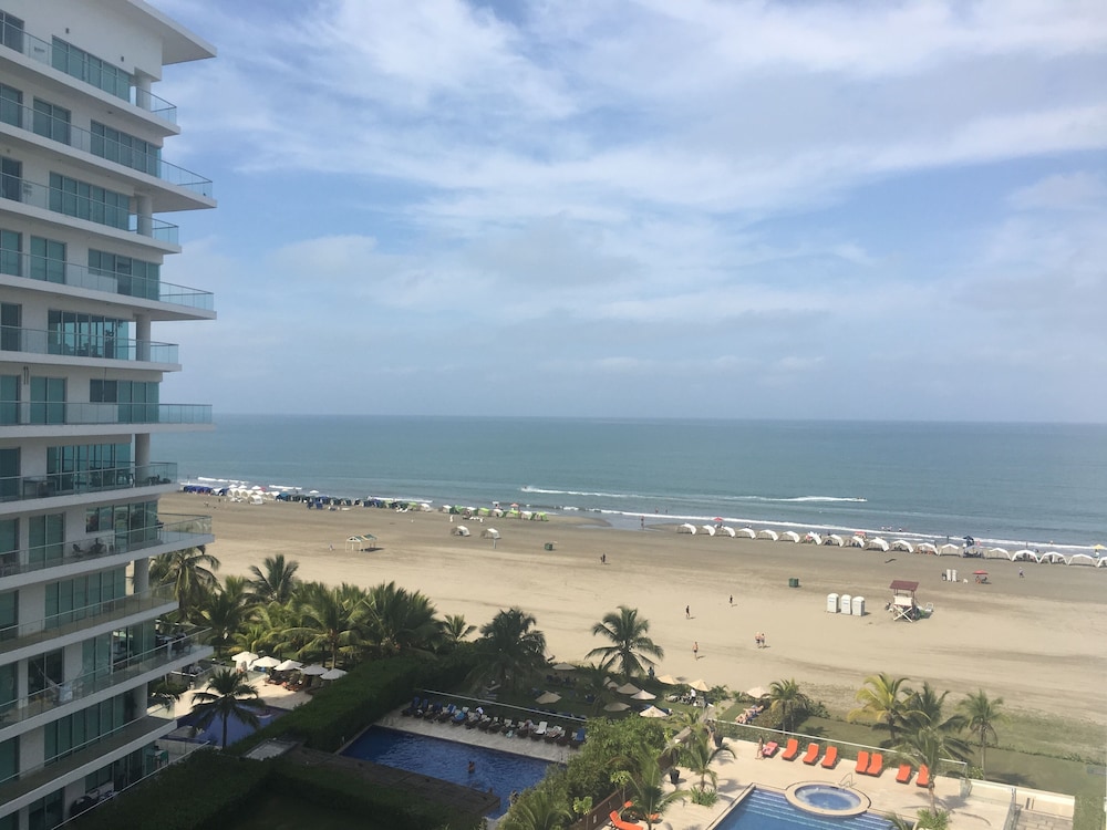 Family Apartment, 1 Bedroom, Ocean View, Beachside photo 2