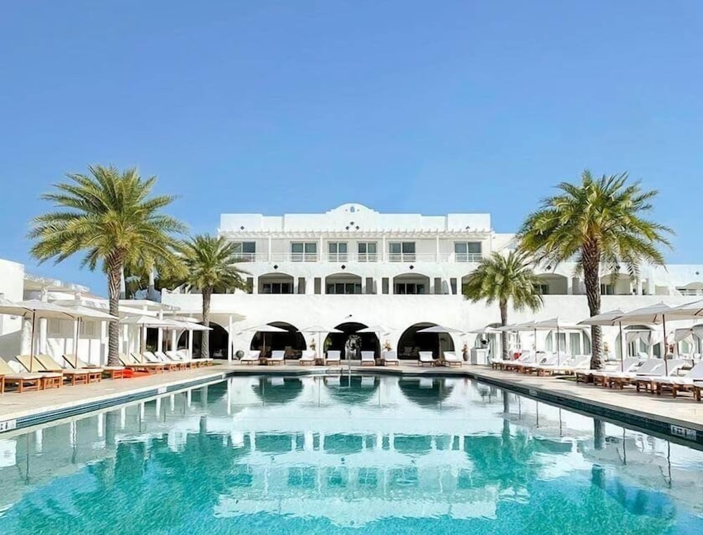 Resort View King Junior Suite At Rendezvous Beach