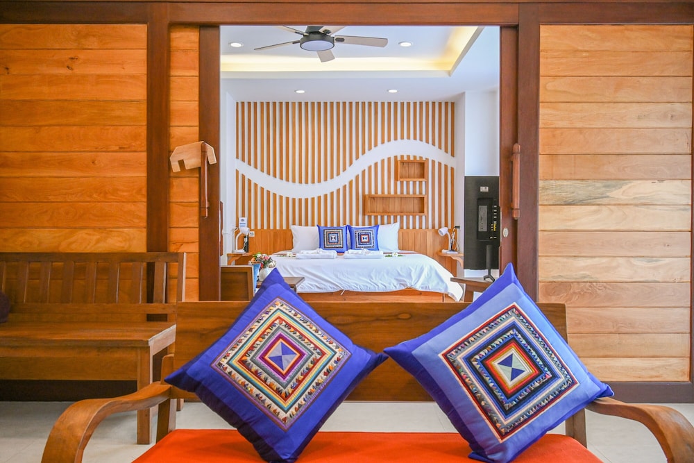 2 Bedroom Jacuzzi Villa - Photo 14