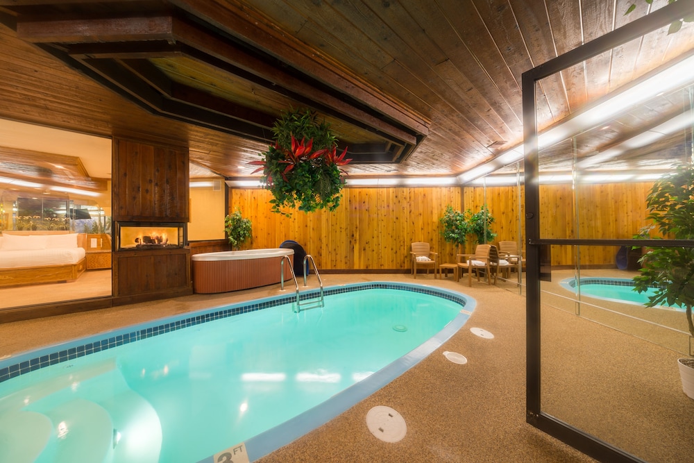 Paradise Swimming Pool photo 2