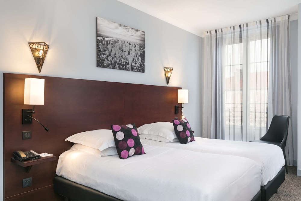 Superior Room, 1 King Bed, Non Smoking, Balcony (Twin bed on request) - Photo 4