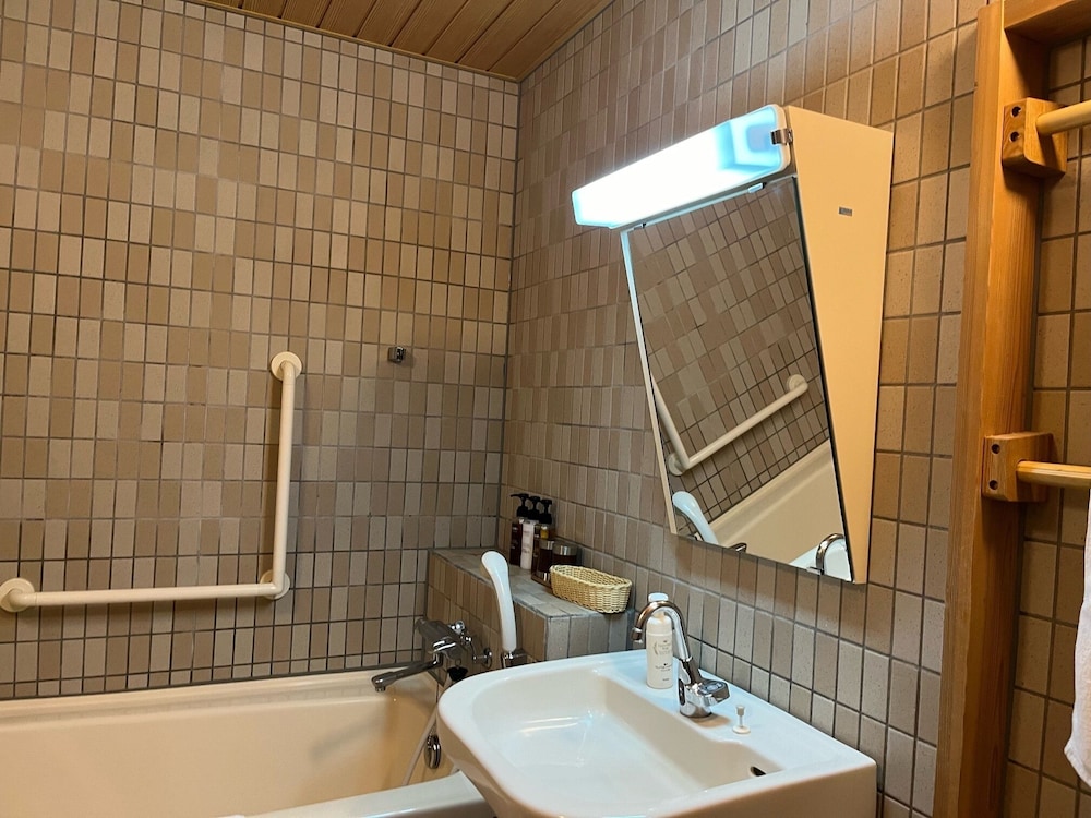 Western-style Room Twin With Unit Bath + Barrier-free Toilet..20sqm, Non-smoking - Photo 3