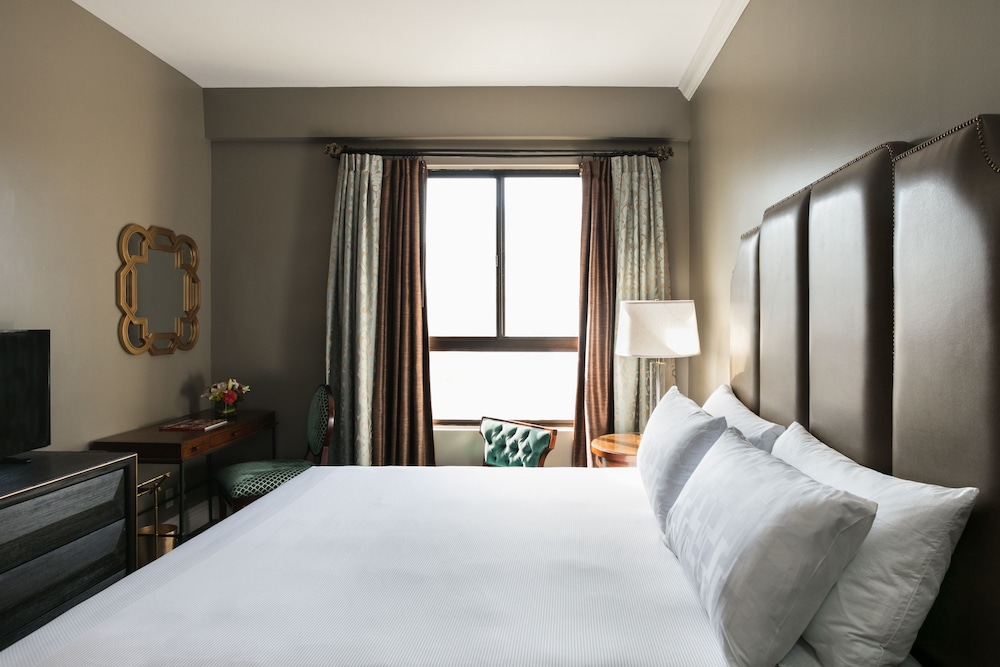 Deluxe Room, 1 King Bed - Photo 14
