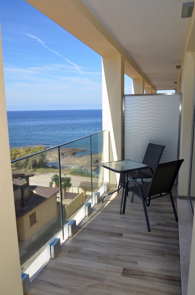 Suite - Photo 9