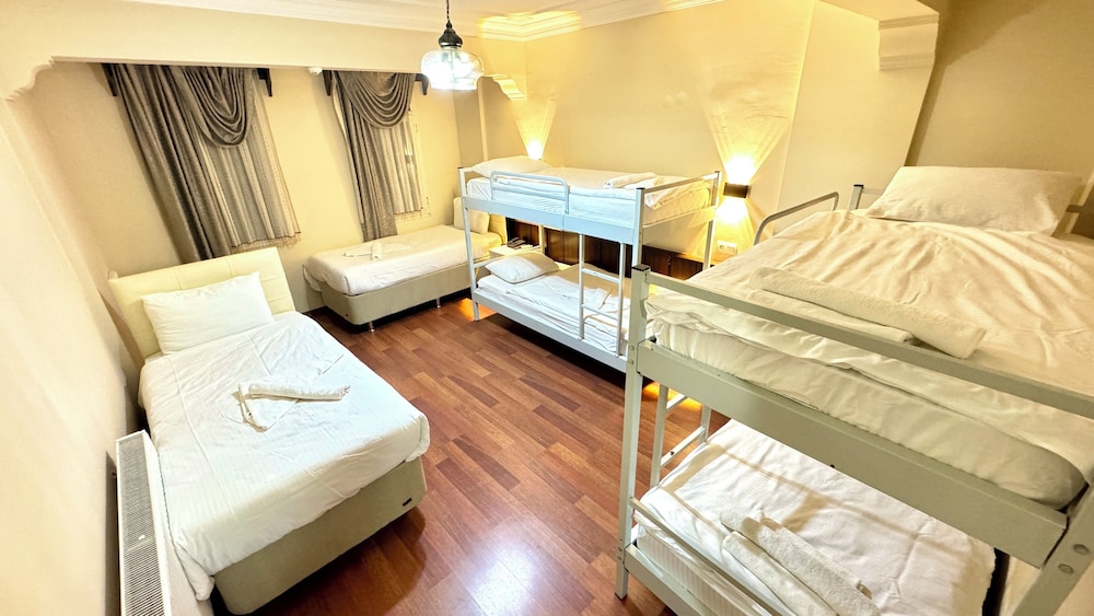 Standard Shared Dormitory, Women only photo 2