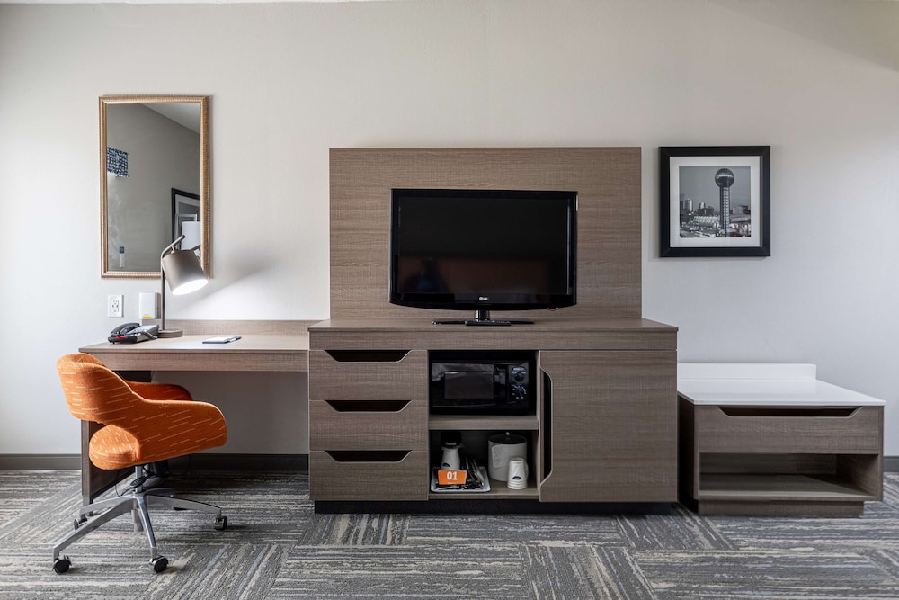 Suite, 2 Queen Beds, Accessible, Bathtub - Photo 1