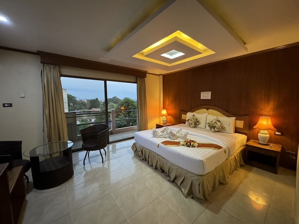 Standard Double Room - Photo 8