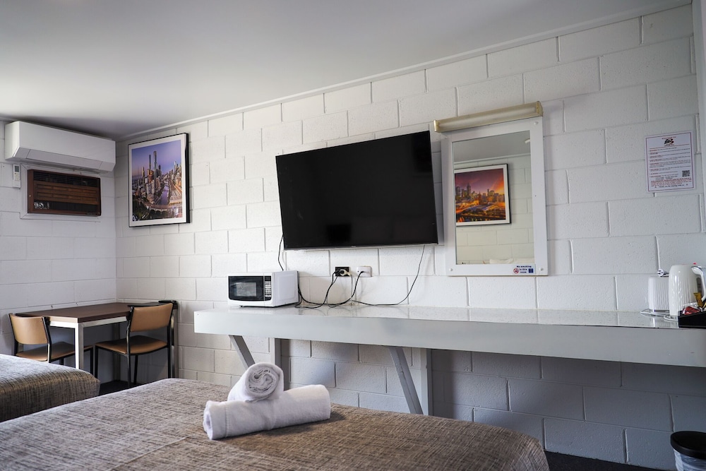 Superior Room, 1 King Bed - Photo 6