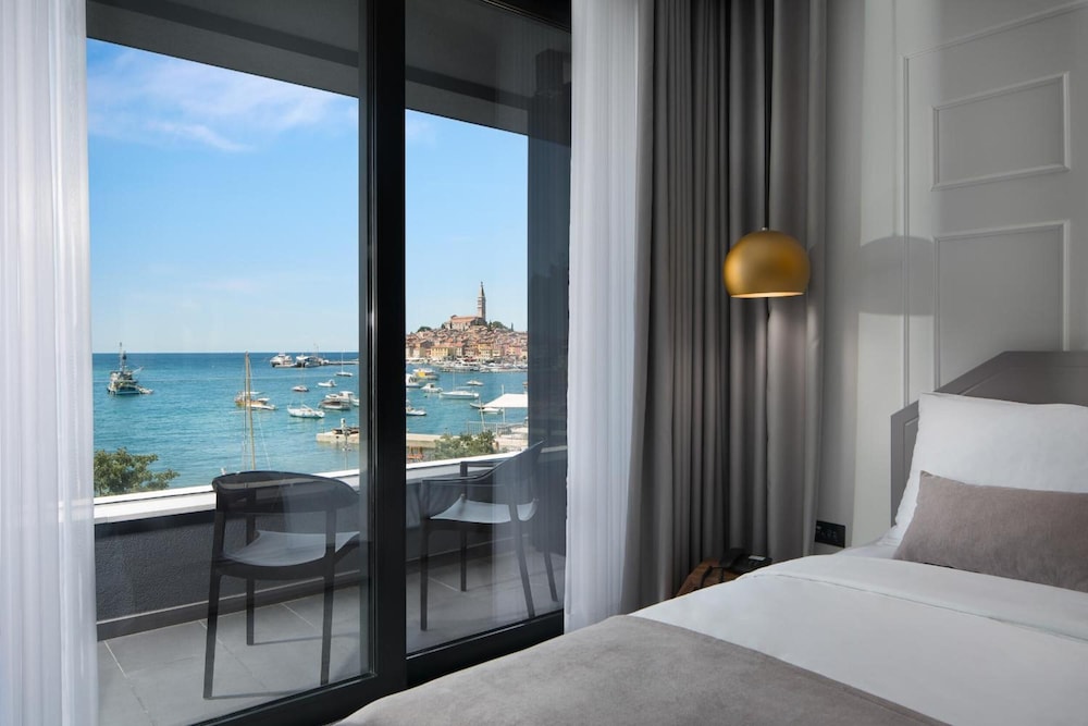 Superior Triple Room, Balcony, Sea View - Photo 2