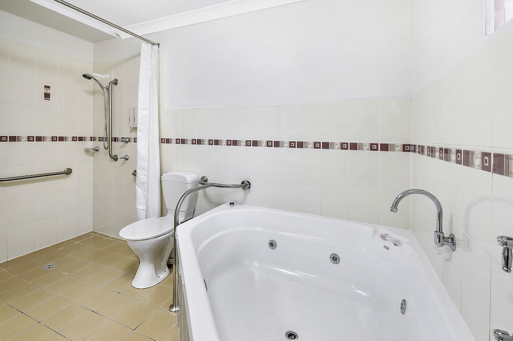 Apartment, 2 Bedrooms, Accessible photo 2