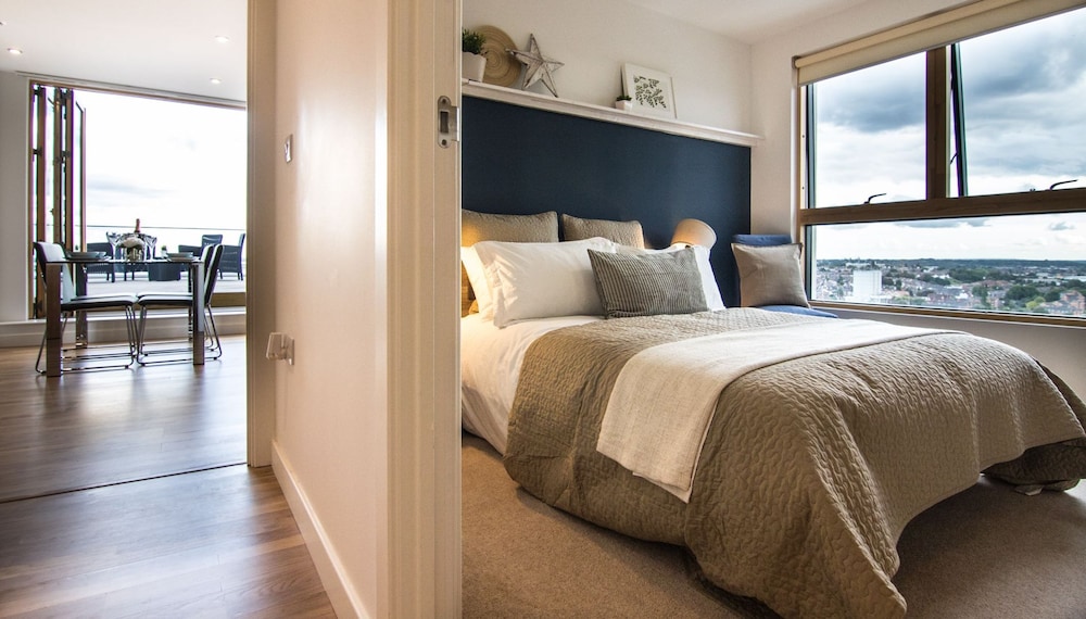 Luxury Penthouse, 2 Bedrooms, Terrace, City View photo 3