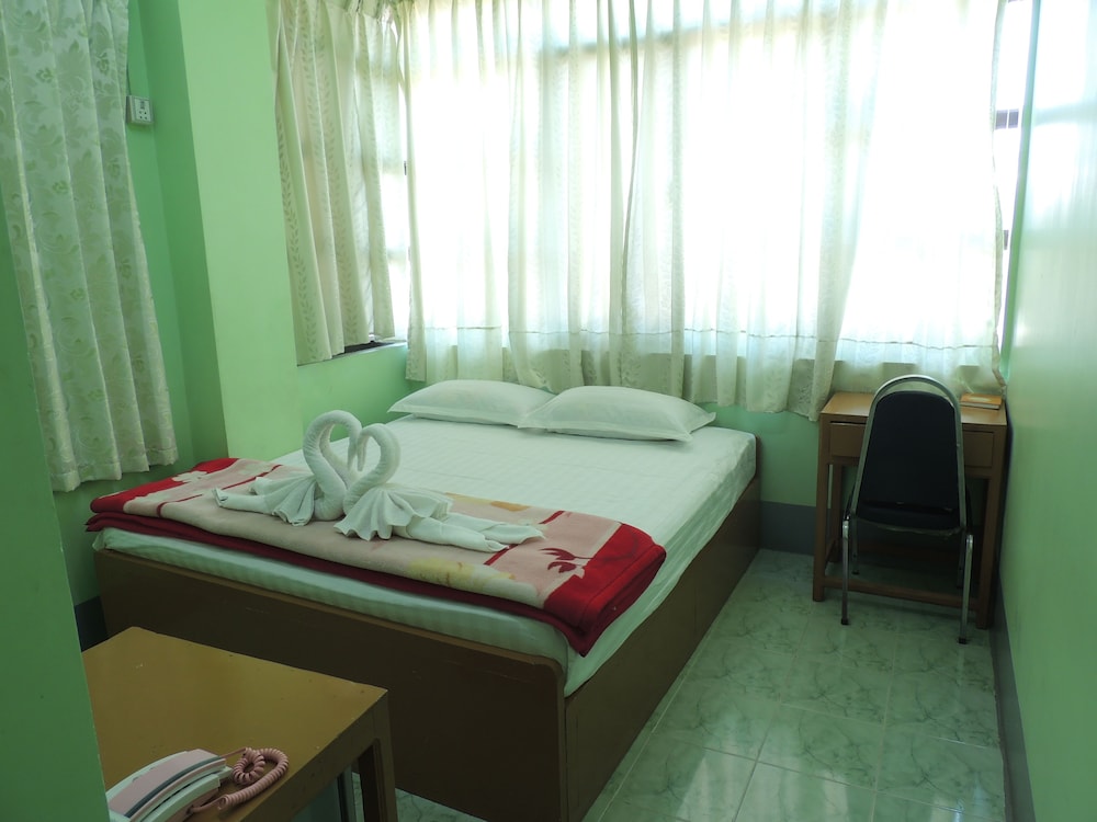 Standard Double or Twin Room photo 1