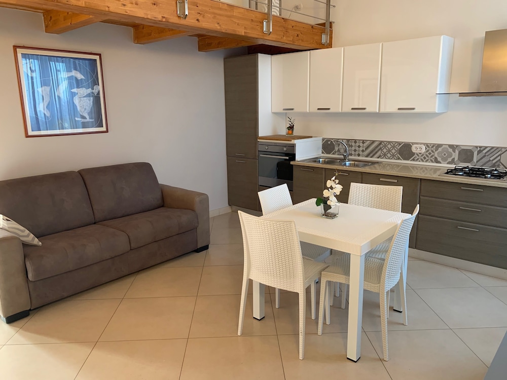 Deluxe Studio, 1 Double Bed with Sofa bed - Photo 4