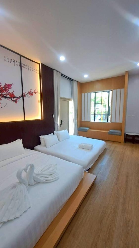 Family Villa, 4 Bedrooms, Pool Access, Pool View photo 2