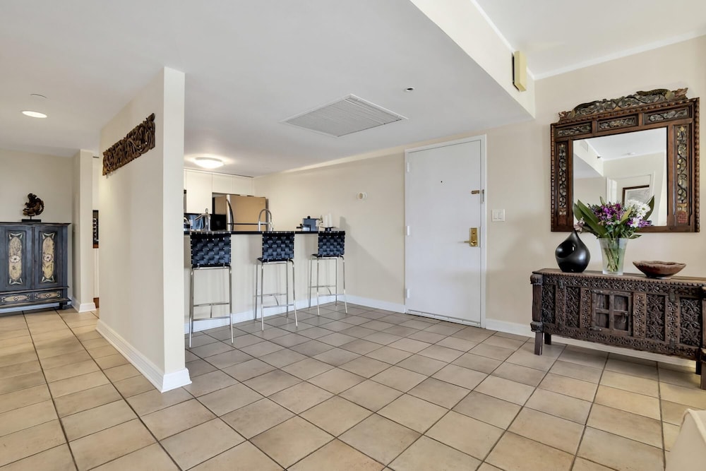 NEW Amazing Large 3BR Direct Oceanfront Penthouse On Ocean Drive, Photo 33