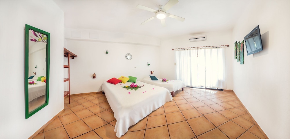 Room, Garden View (#1)