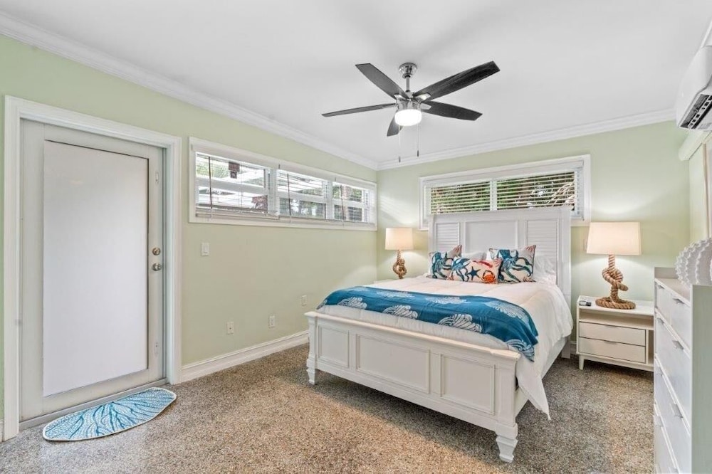 House, 5 Bedrooms photo 3