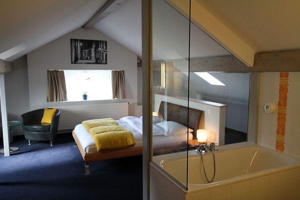 Deluxe Double Room, 1 Queen Bed photo 1