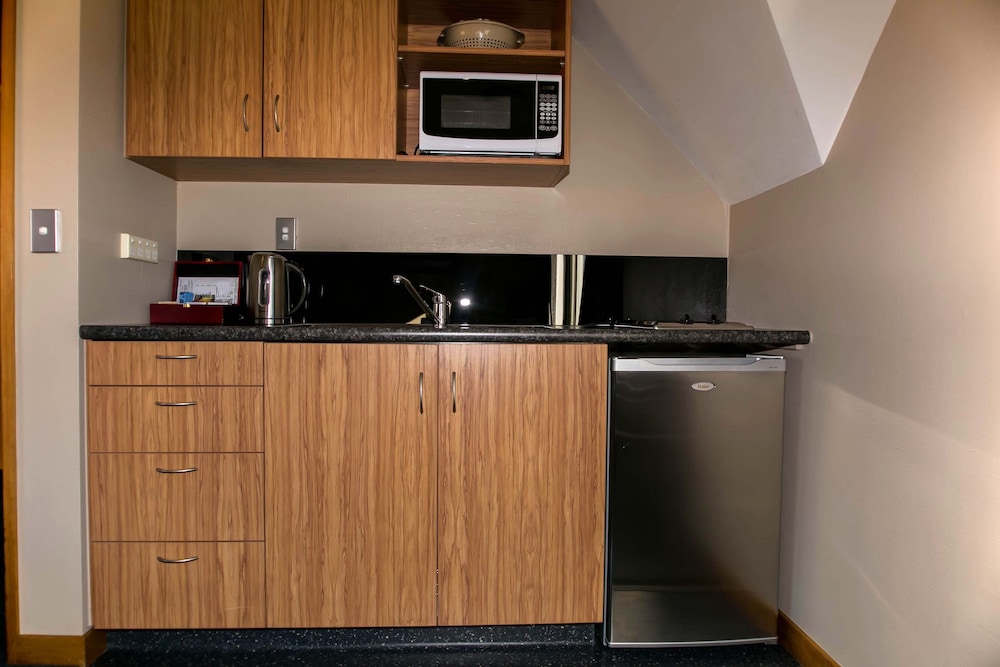 Deluxe Suite – Unit 16 photo 3