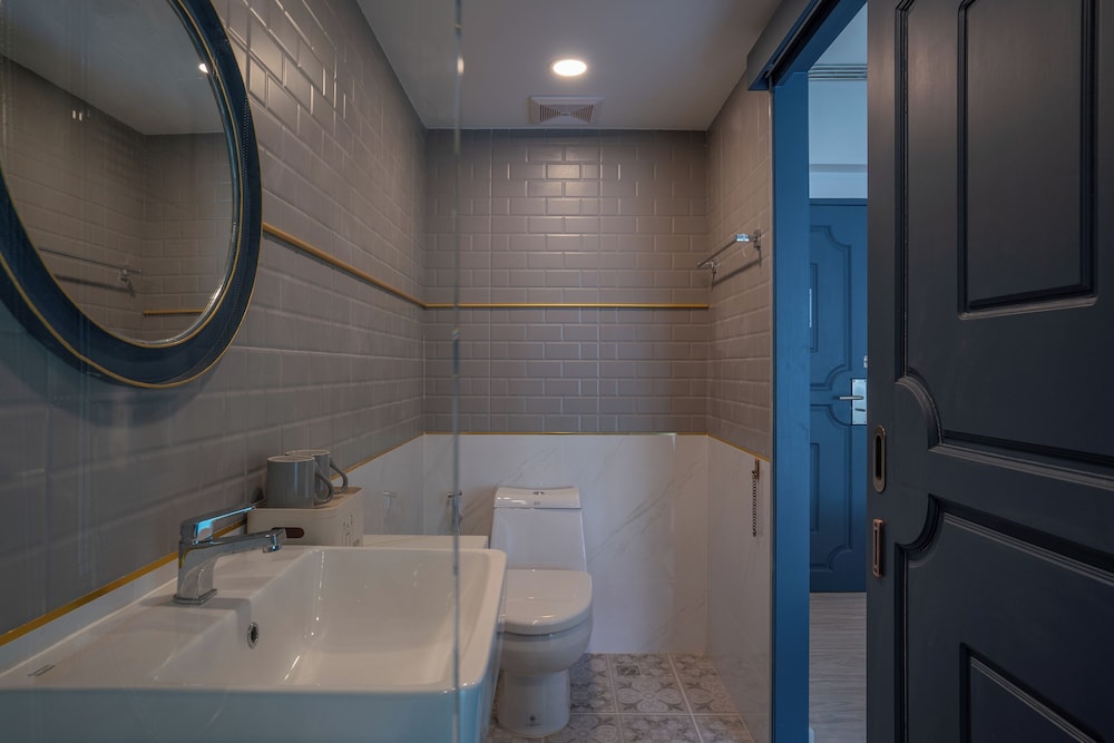 Deluxe Twin Room, Multiple Beds, Balcony, Pool View - Photo 6