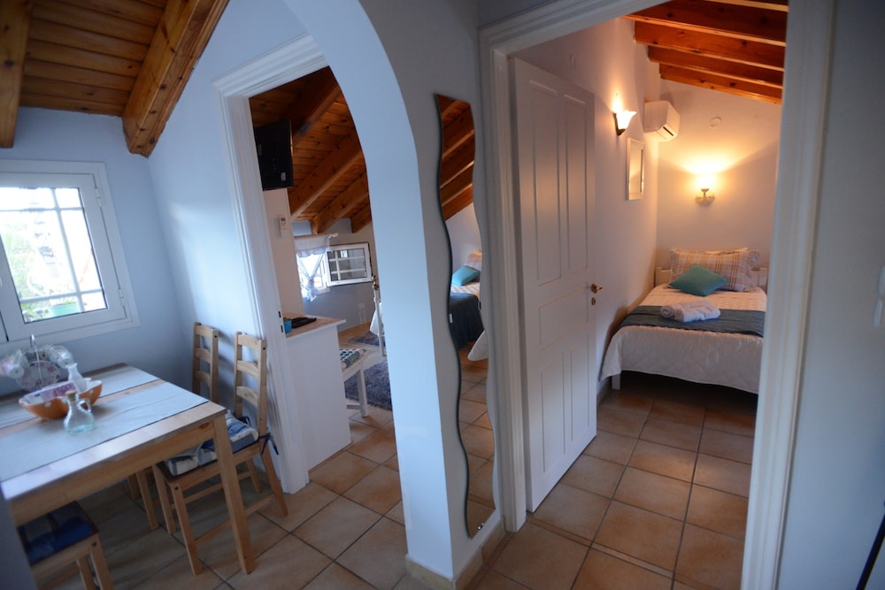 Traditional Apartment, 2 Bedrooms, Sea View (Attic)