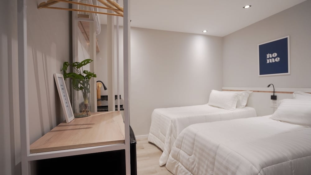 Studio, 2 Twin Beds photo 3