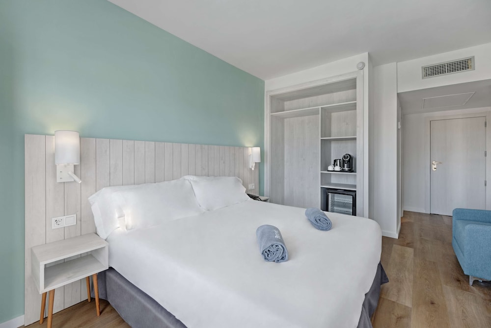 Superior Room (Interconnecting, (3 Adults+1 child)