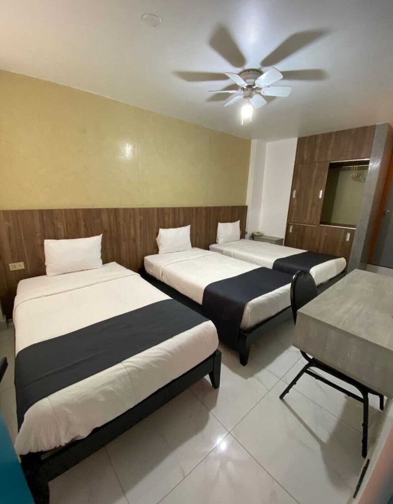 Standard Triple Room photo 2