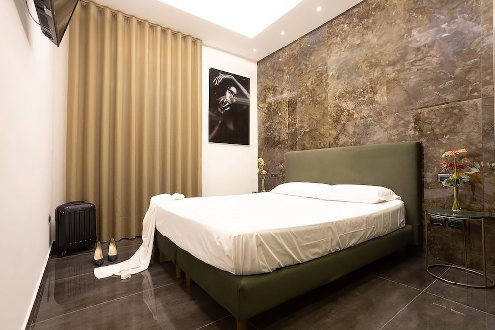 Deluxe Room, Balcony - Photo 4
