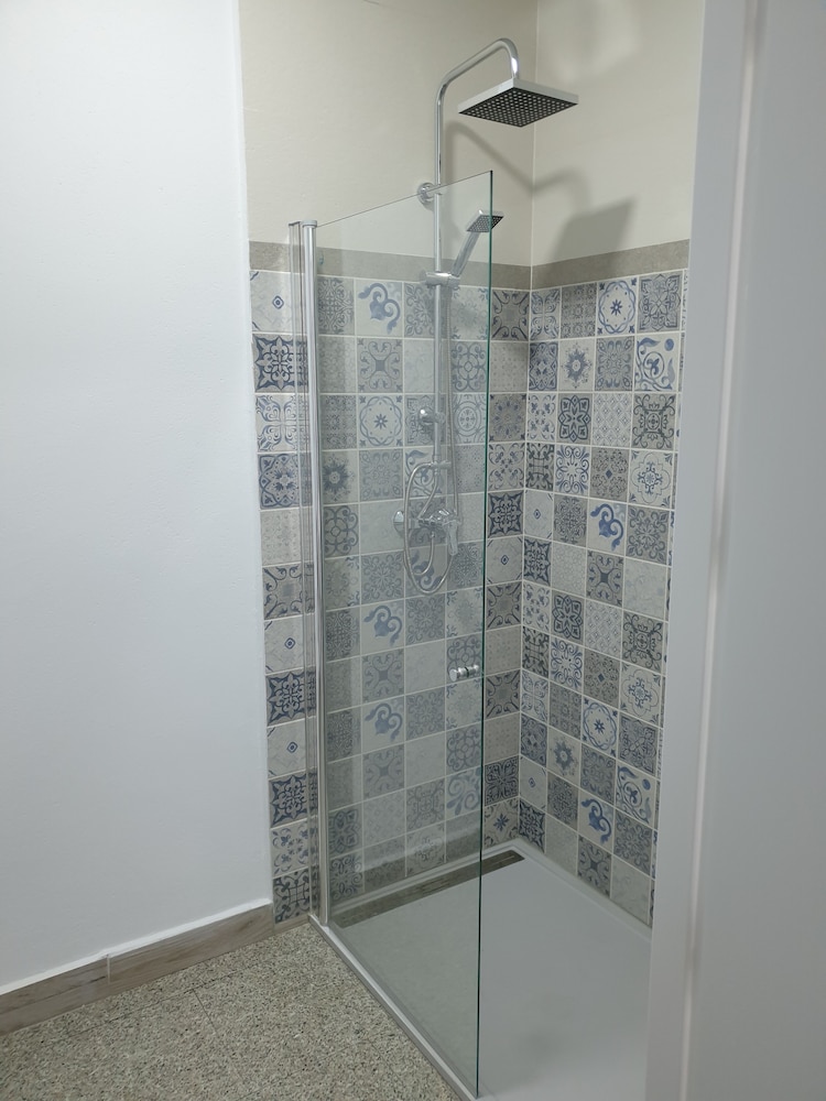 Standard Twin Room, Accessible (2) - Photo 2