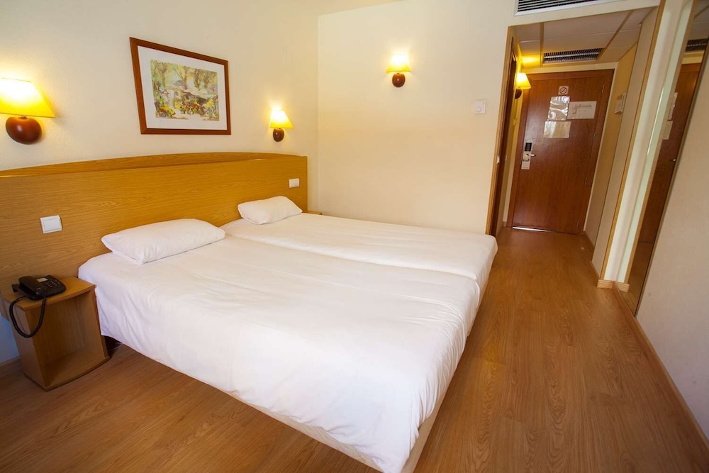 Triple Room - Photo 6