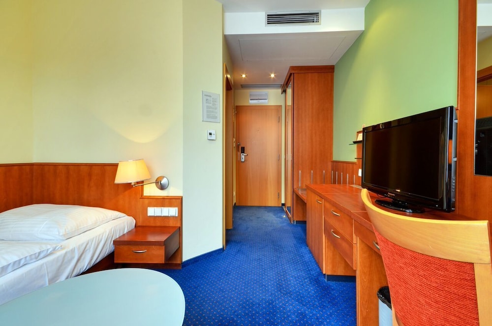 Business Double Room Single Use photo 1