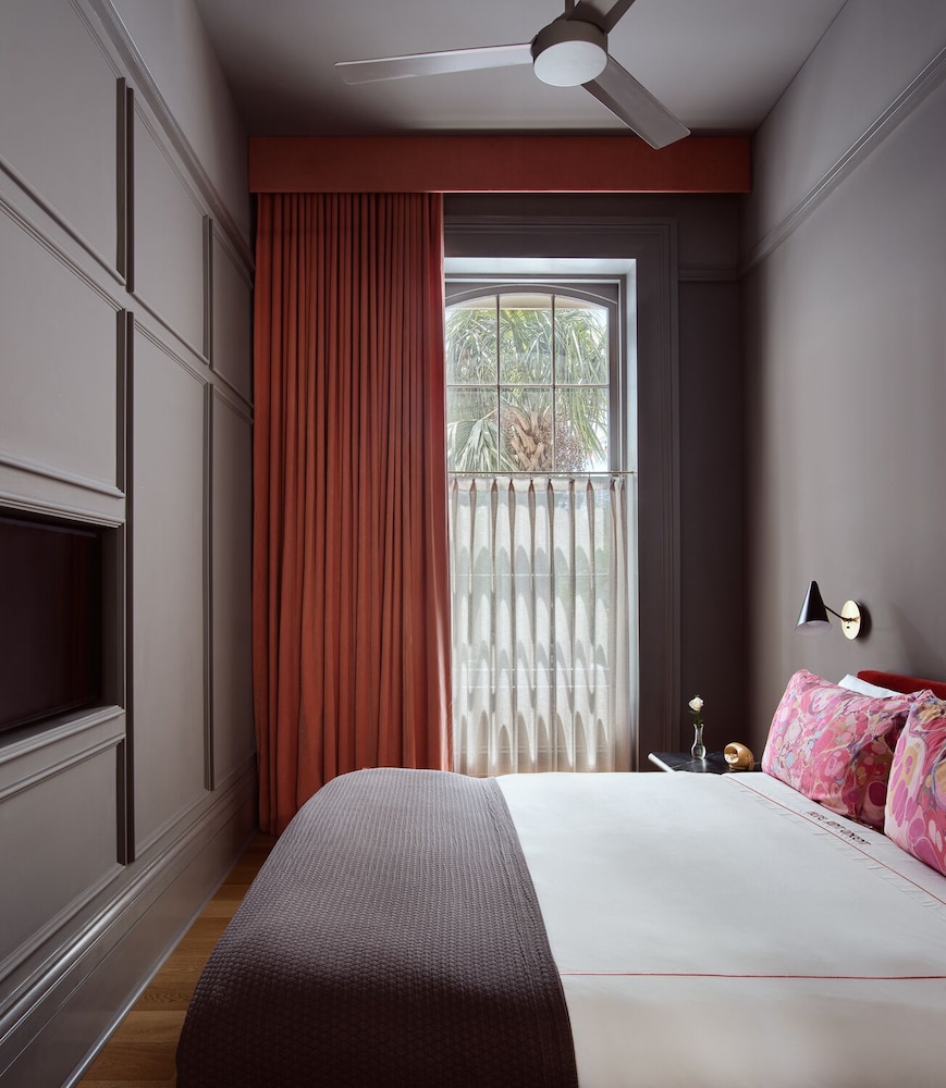 Suite (Mary) photo 1