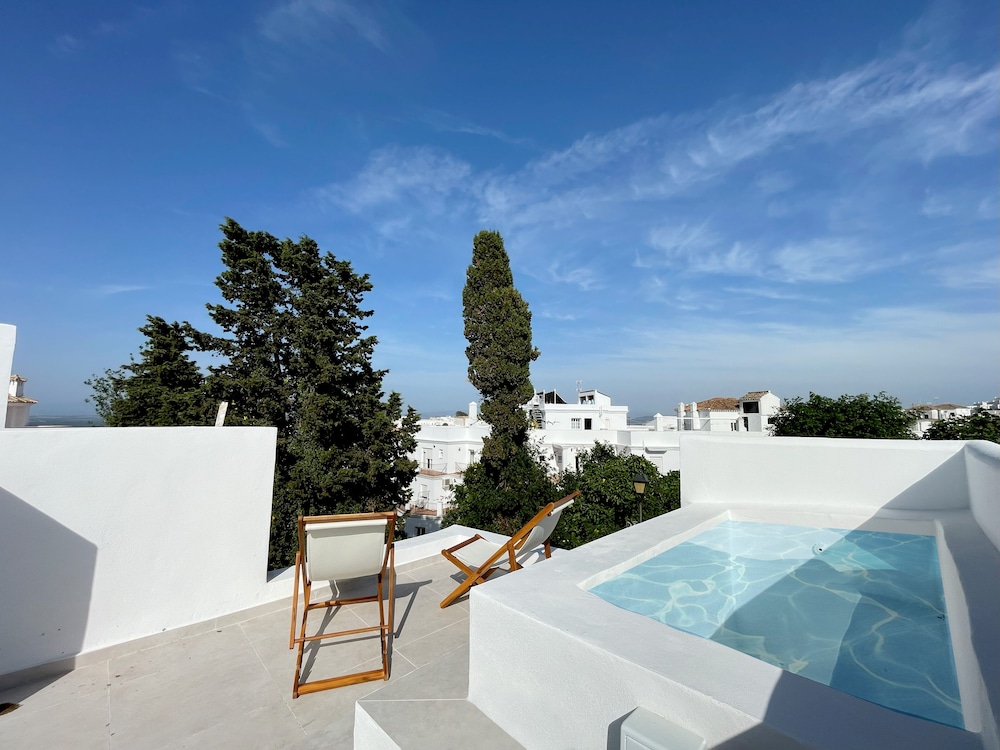 Premium Room, 1 Double Bed, Private Pool, City View