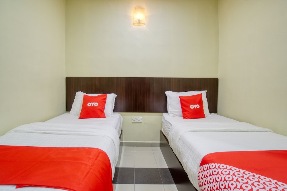 Standard Twin Room - Photo 1