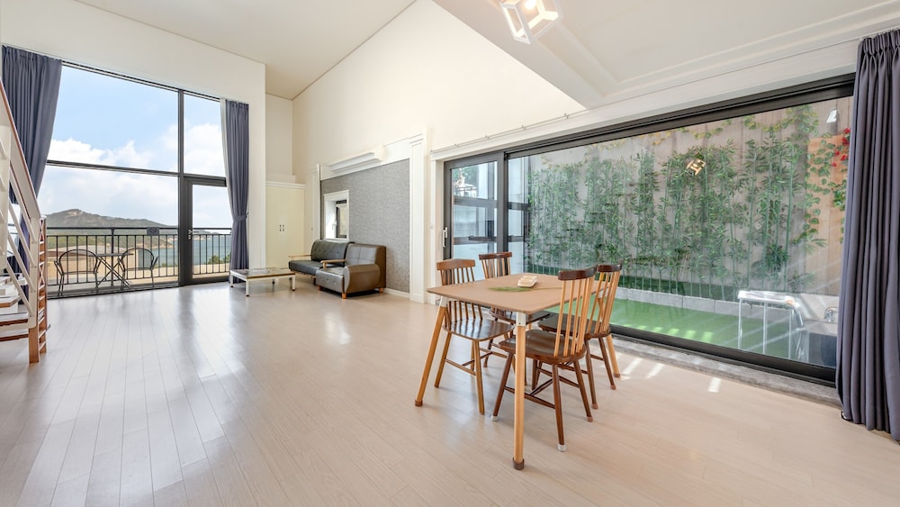 Basic Room, 1 Bedroom (A201 (Loft-style / Spa))