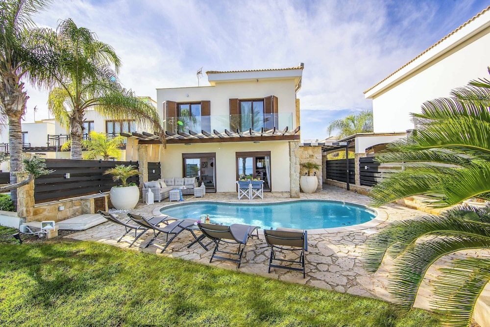 Villa (4 Bedrooms)