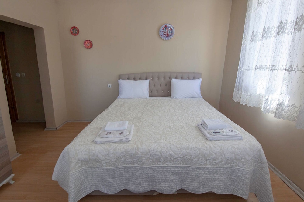 Double Room - Photo 6
