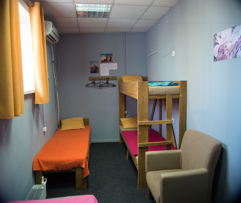 Bed in 4-Beds Mixed Dormitory Room photo 2