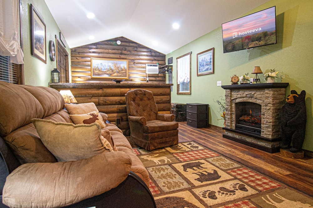 Comfort Cabin, Fireplace, Mountain View photo 1