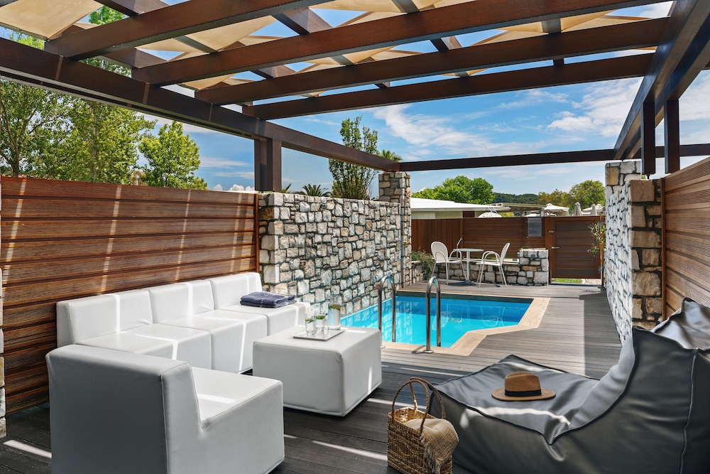 Premier Room, Private Pool - Photo 2