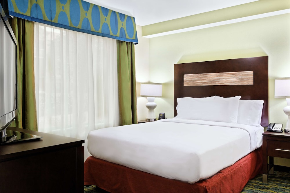 Double or Single Queen Room - Hearing Accessible/Non-Smoking