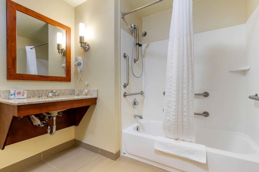 Suite, Multiple Beds, Accessible, Non Smoking photo 2