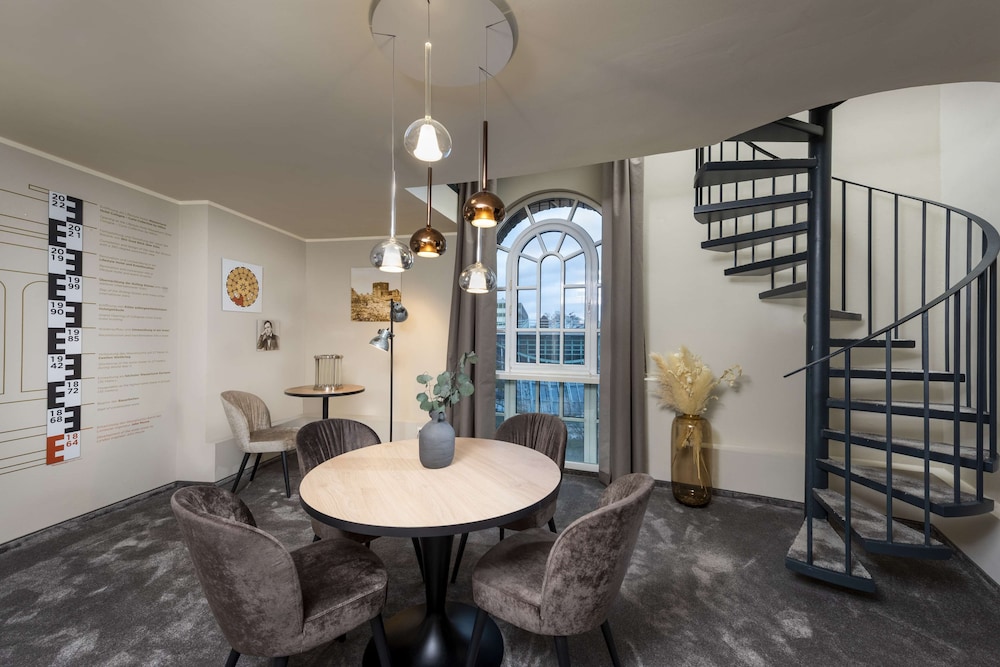 Suite, 1 King Bed (John Moore Duplex)